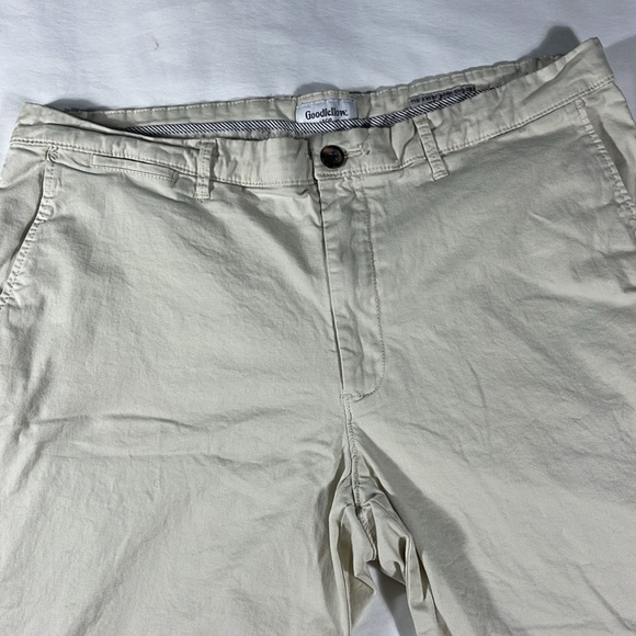 Goodfellow mens beige Every Wear flat front 9" inseam chino shorts - size 38 - Picture 1 of 11